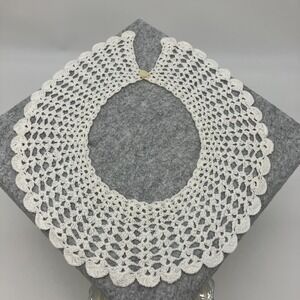 Vtg. Hand Crocheted White Collar Pearl Button Cottage‎ Coquette Victorian